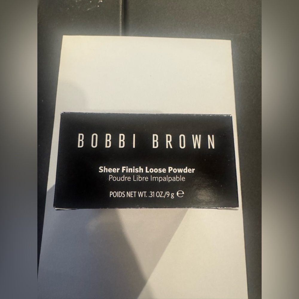 Bobbi Brown Sheer Finish Loose Powder brand new 
9 gms